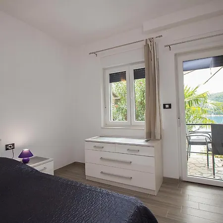 Apartman Modern 2 Bdr & 2 Bathroom App With Sea View, 077 Rabac
