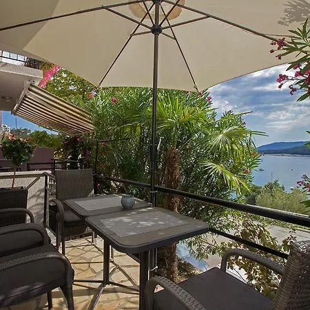 Modern 2 Bdr & 2 Bathroom App With Sea View, 077 *
