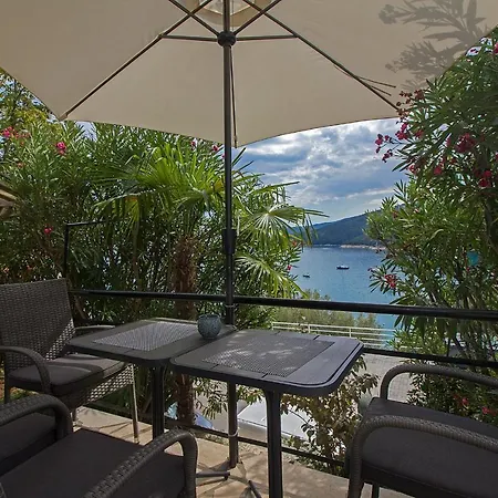 Apartment Modern 2 Bdr & 2 Bathroom App With Sea View, 077