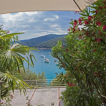 Apartment Modern 2 Bdr & 2 Bathroom App With Sea View, 077 *