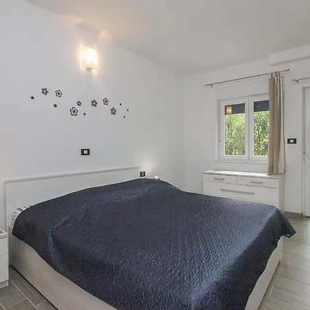 Modern 2 Bdr & 2 Bathroom App With Sea View, 077 Apartment Rabac