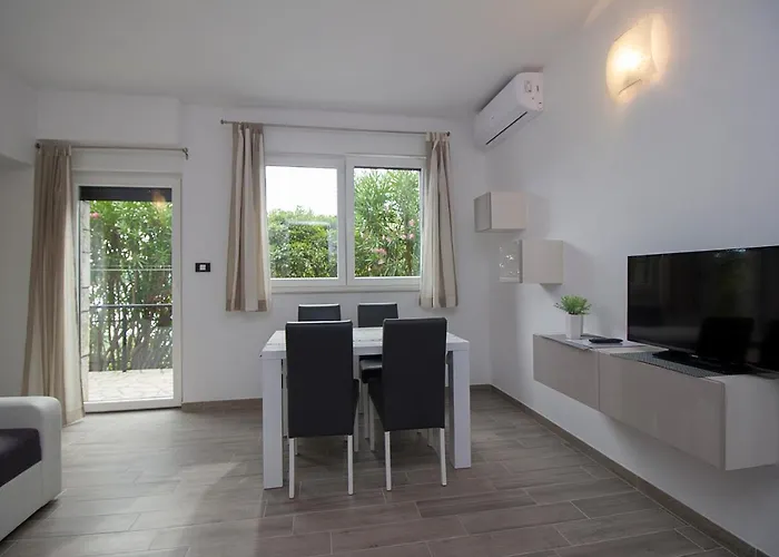 Modern 2 Bdr & 2 Bathroom App With Sea View, 077 Appartement Rabac