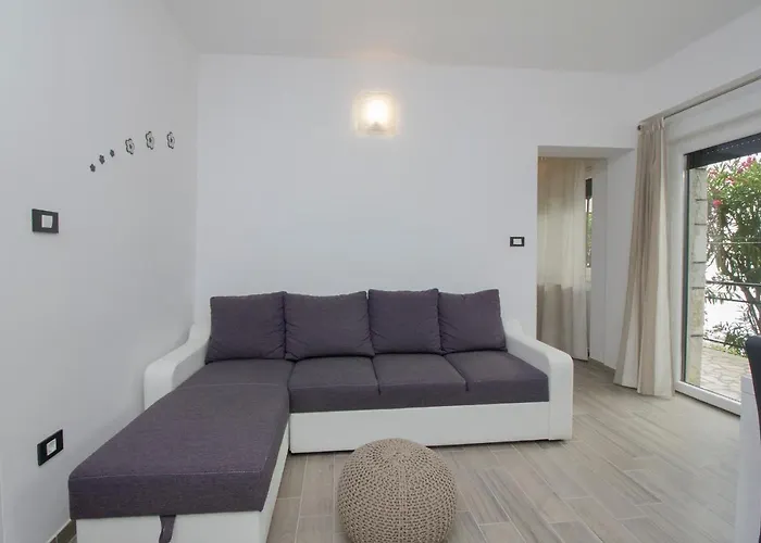 Modern 2 Bdr & 2 Bathroom App With Sea View, 077 Appartement Rabac