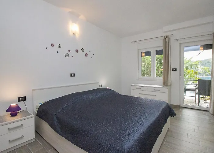 Modern 2 Bdr & 2 Bathroom App With Sea View, 077 Appartement Rabac