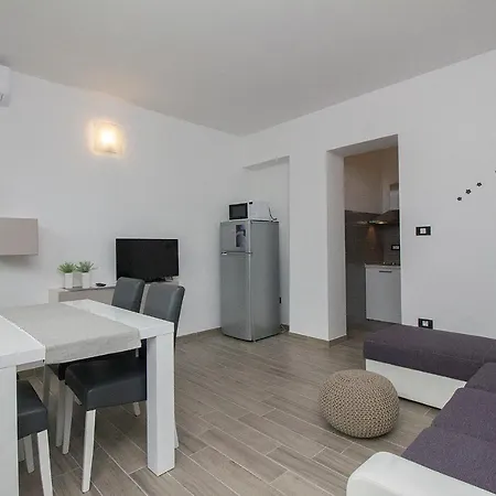 Modern 2 Bdr & 2 Bathroom App With Sea View, 077 Lejlighed Rabac