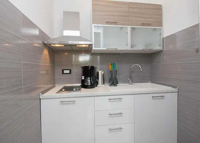 Appartement Modern 2 Bdr & 2 Bathroom App With Sea View, 077 *