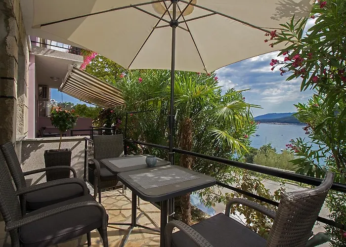 Modern 2 Bdr & 2 Bathroom App With Sea View, 077 *